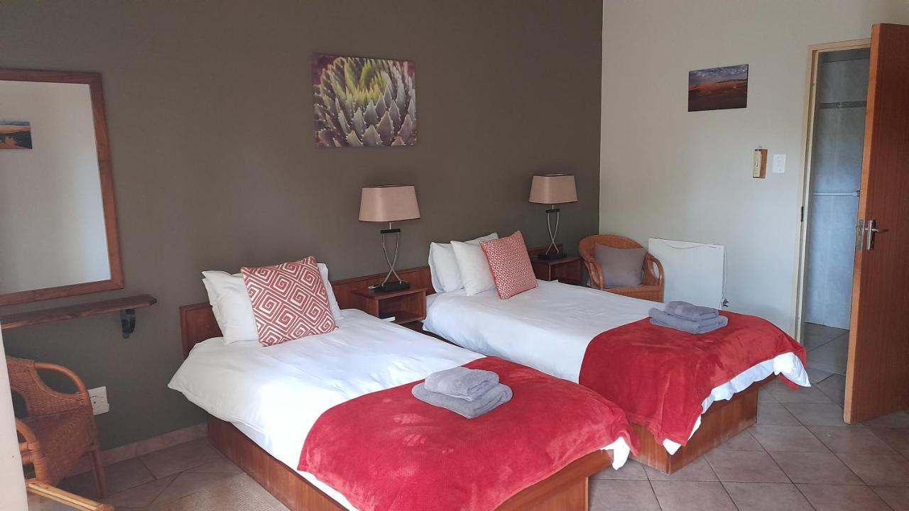 Travel North Guesthouse ツメブ エクステリア 写真