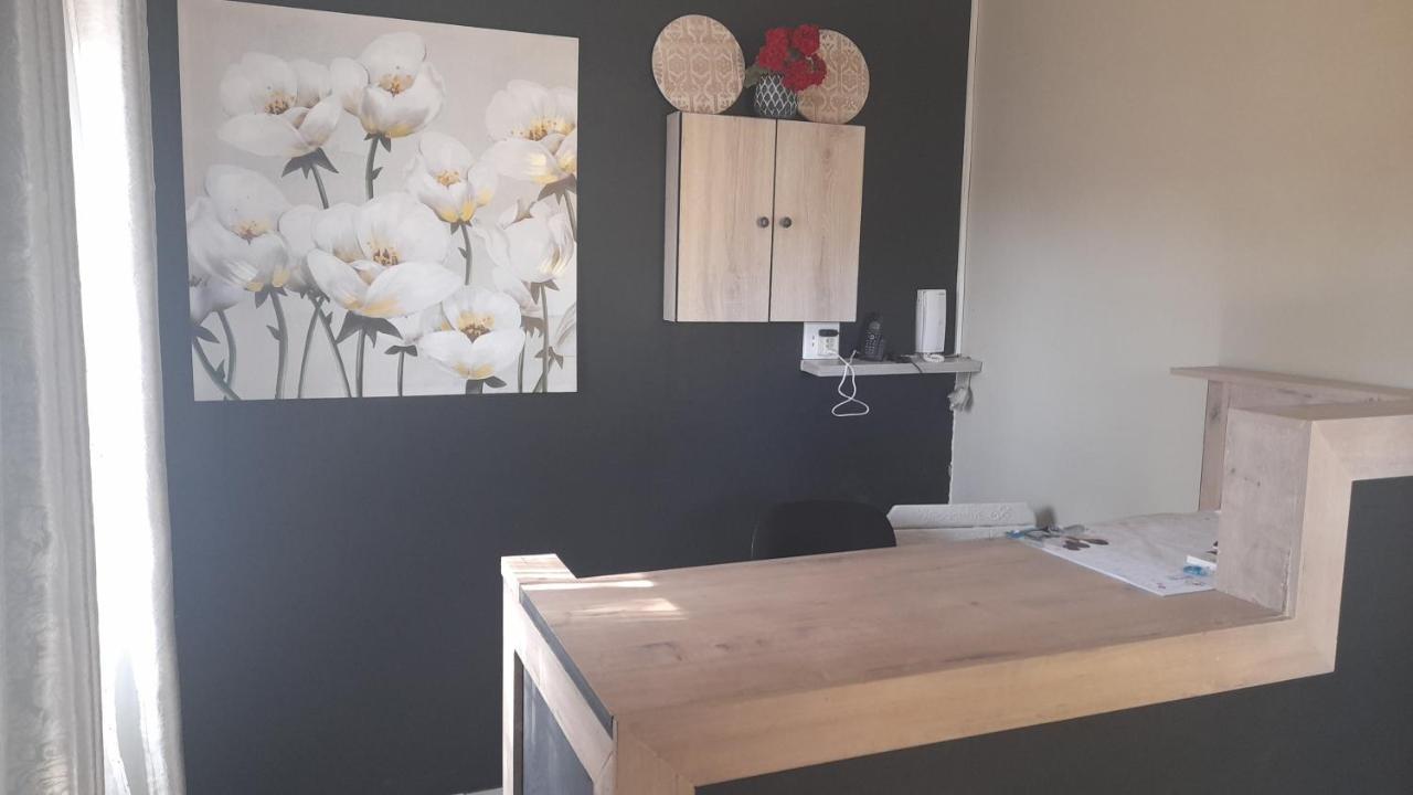 Travel North Guesthouse ツメブ エクステリア 写真