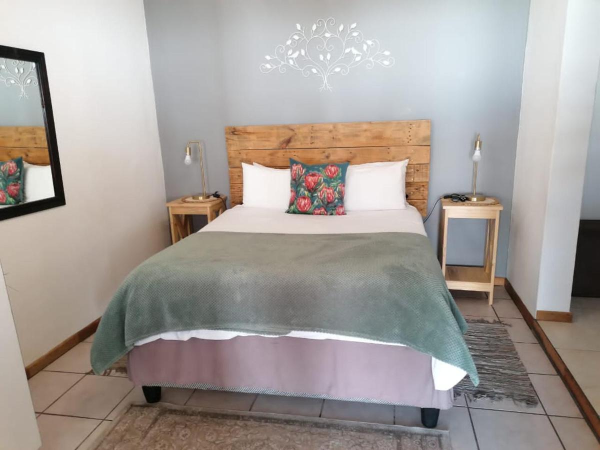 Travel North Guesthouse ツメブ エクステリア 写真