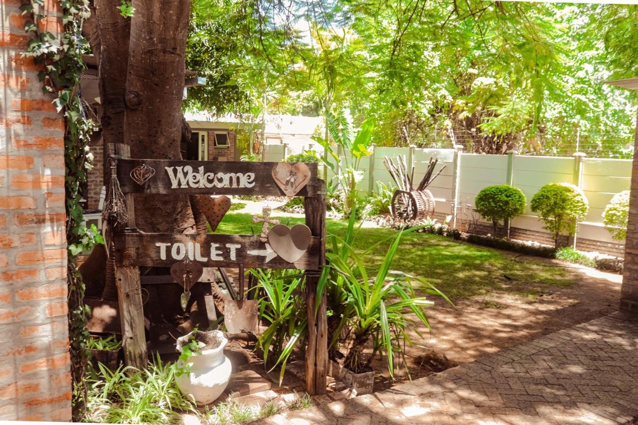 Travel North Guesthouse ツメブ エクステリア 写真