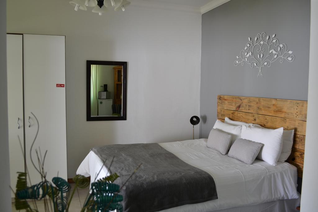 Travel North Guesthouse ツメブ エクステリア 写真