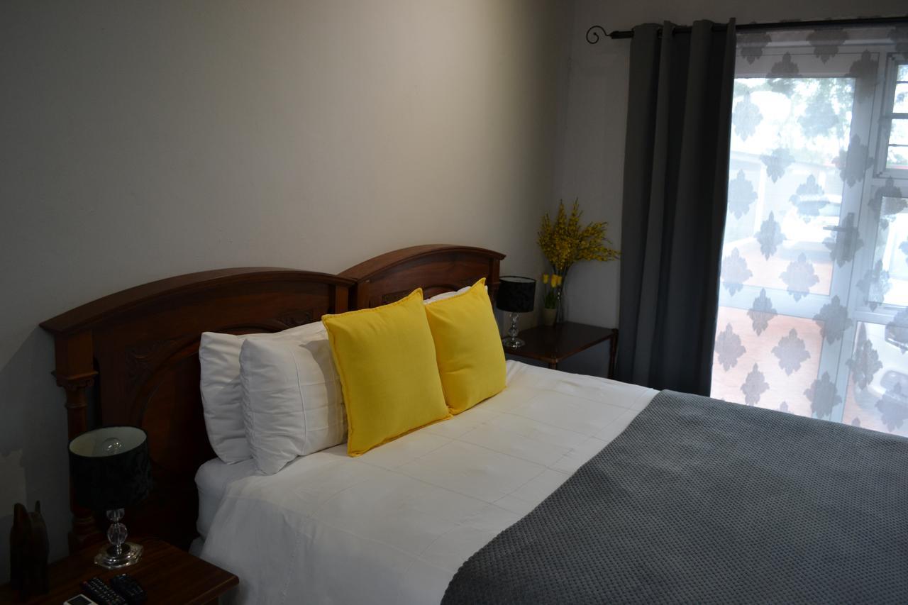 Travel North Guesthouse ツメブ エクステリア 写真